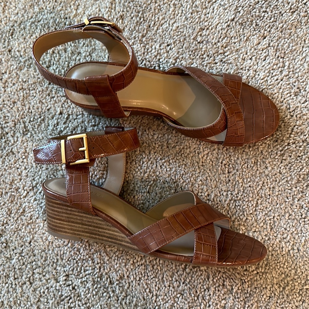 New  AEROSOLES women' wayma wedges sandals snake brown size 10 - Picture 3 of 5
